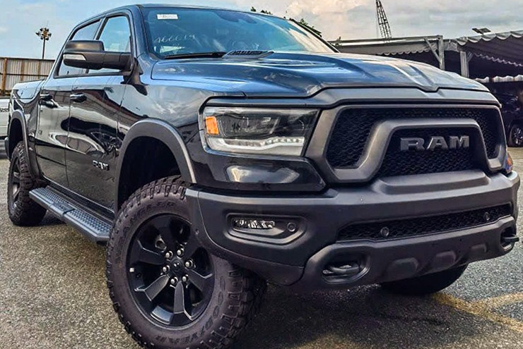 RAM 1500 Rebel đầu tiên bất ngờ xuất hiện tại Việt Nam trước ngày ra mắt