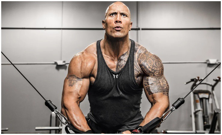 Dwayne 'The Rock' Johnson là một cựu đô vật chuyên nghiệp kiêm diễn viên võ thuật nổi tiếng.
