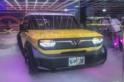 Ảnh thực tế xe VinFast VF 3 đang được trưng bày tại Hà Nội