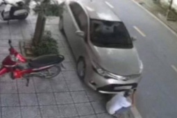 Tin tức trong ngày - Bị ô tô đâm tử vong khi đang ngồi hóng mát ở vỉa hè