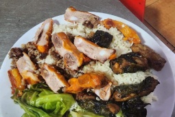 Tin tức trong ngày - Nóng trong tuần: Chủ quán ăn gần BV Bạch Mai và phố Tạ Hiện lên tiếng về thông tin "chặt chém"