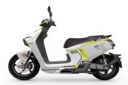 Thế giới xe - Xe máy điện CSC ES5: Giá trăm triệu nhưng trang bị toàn tính năng "khủng"