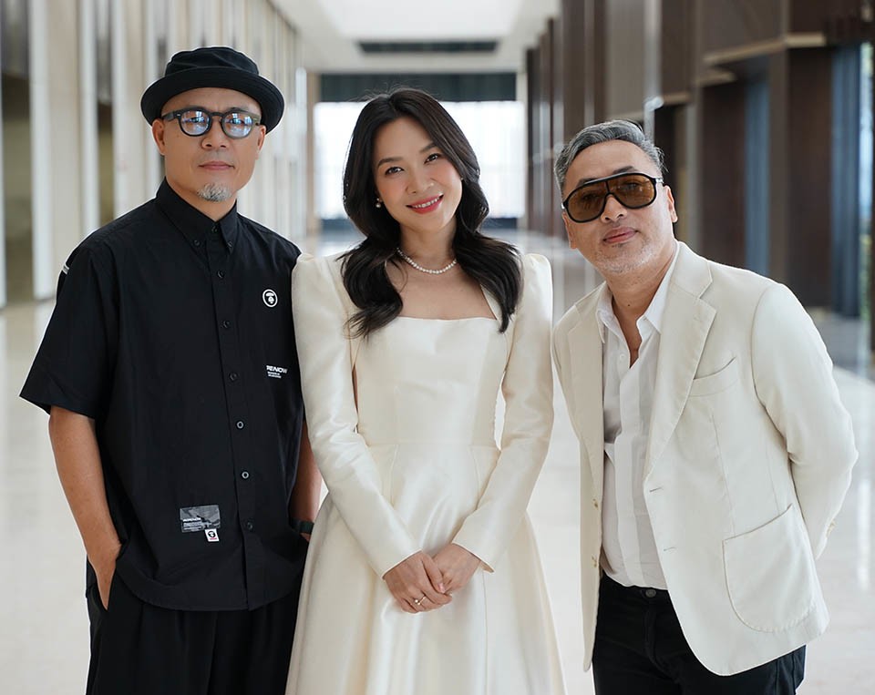 Bộ ba ban giám khảo: nhạc sĩ Huy Tuấn, ca sĩ Mỹ Tâm, đạo diễn Nguyễn Quang Dũng