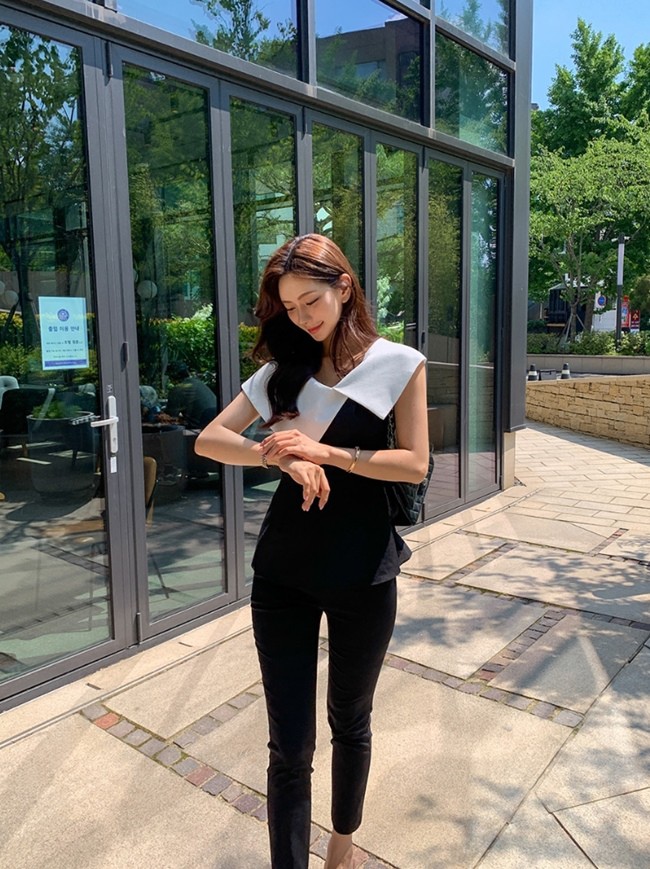 10 cách diện áo không tay đi làm cực thanh lịch - 1