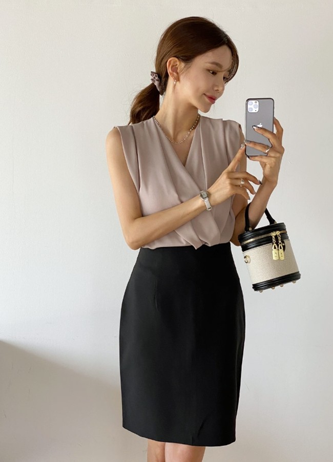 10 cách diện áo không tay đi làm cực thanh lịch - 2