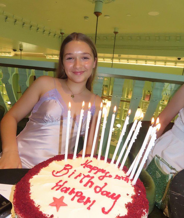 Harper Seven đón sinh nhật tuổi 12 sớm bên gia đình. Ảnh: IG.