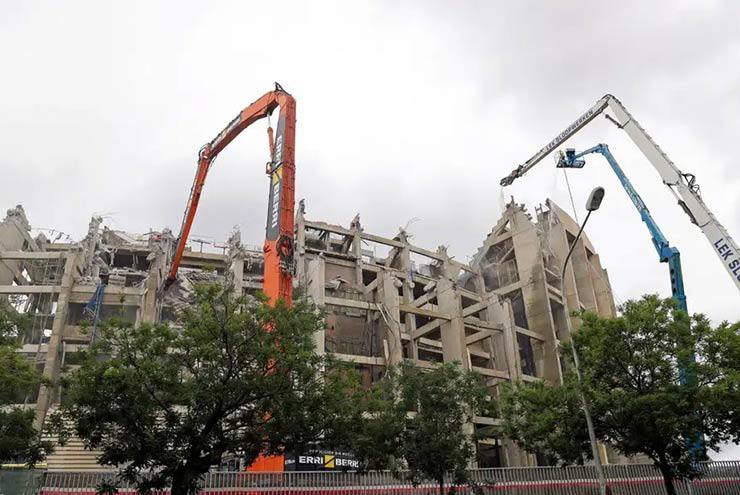 Nou Camp sẽ được tu sửa trong vòng hơn 2 năm tới