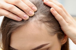 Làm đẹp - Tác hại "kinh khủng" của việc gội đầu hàng ngày