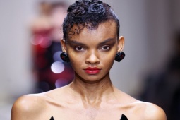 Làm đẹp - Xu hướng tóc lộng lẫy từ sàn diễn Haute Couture Thu Đông 2023