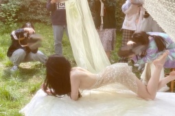 Thời trang - Trào lưu chụp ảnh "vẻ đẹp xuân thì" hot vì loạt "thiếu nữ" quấn vải mỏng sương