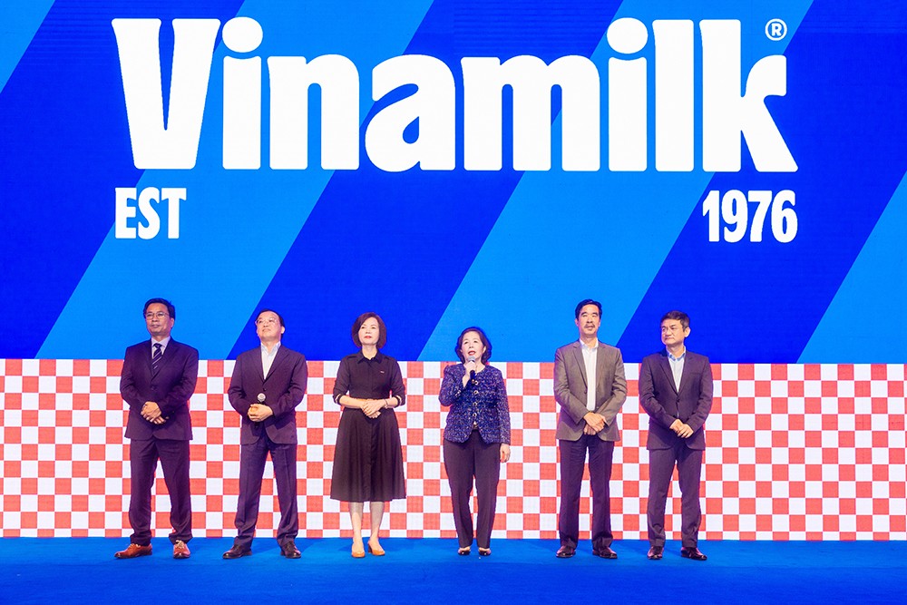 Nhận diện thương hiệu mới của Vinamilk “phủ xanh” mạng xã hội - 7