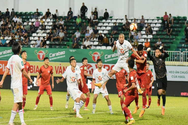 Video bóng đá HAGL - PVF-CAND: Tuấn Anh người hùng hóa "tội đồ", gục ngã loạt "đấu súng" (Cúp Quốc gia)