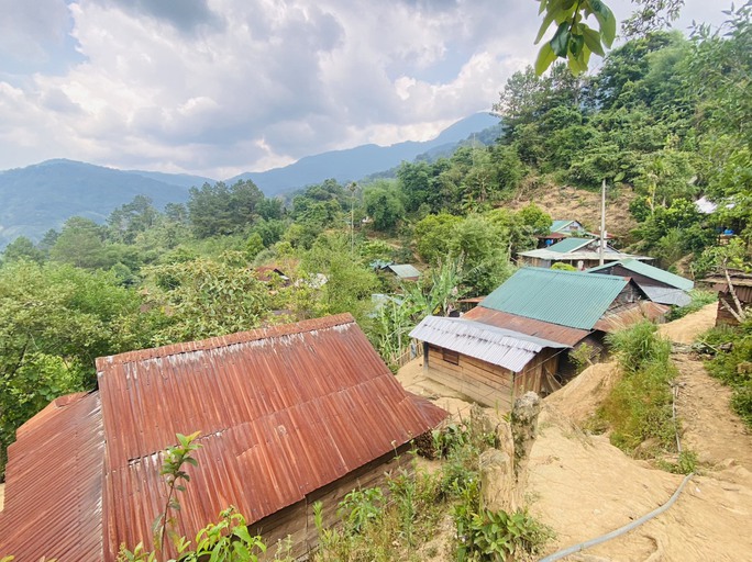 71 hộ dân thôn Đăk Bối được hỗ trợ 10 triệu đồng nhưng sau đó bị thu lại 8 triệu