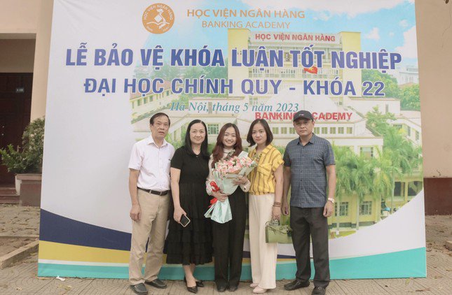 Tân Thủ khoa Học viện Ngân hàng: 'Không khó khăn nào là không thể vượt qua' - 7