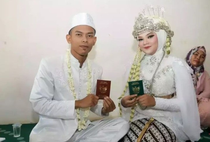 Anh Fahmi Husaeni kết hôn với cô Anggi Anggraeni sau 5 tháng yêu nhau.