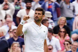 Djokovic tâm lý vững vàng như ”cỗ máy”, phá liền 2 kỷ lục Wimbledon