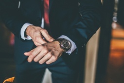 Đàn ông - Dưới đây là cách tháo liên kết đồng hồ trong 5 bước đơn giản để phù hợp hơn