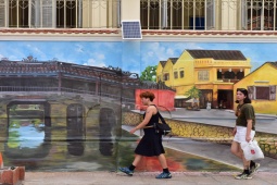 Tin tức trong ngày - Con đường bích họa “đốn tim” người đi đường ở TP.HCM