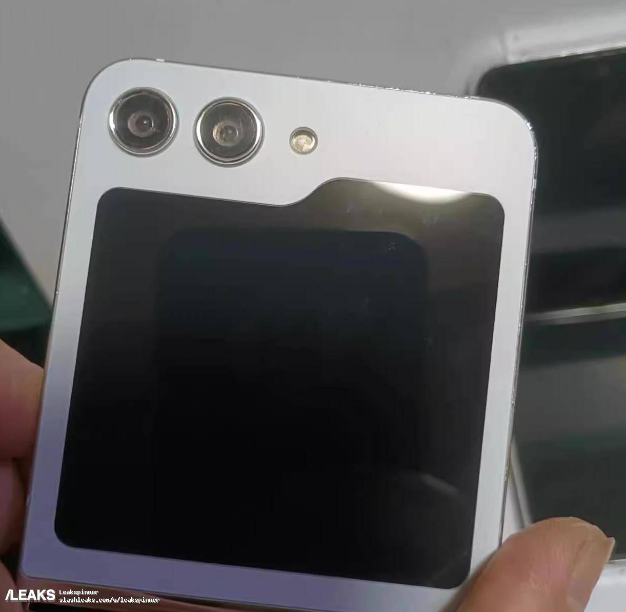 Trên tay mô hình Galaxy Z Flip 5 bị rò rỉ, để lộ chi tiết đáng thử - 4