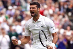 Video tennis Djokovic - Rublev: Chọc giận ”Nhà vua”, ác mộng thua ngược (Wimbledon)