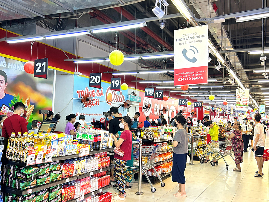 Áp dụng chính sách giảm thuế VAT và triển khai nhiều chương trình khuyến mại, WinMart ghi nhận lượng người mua sắm tăng cao