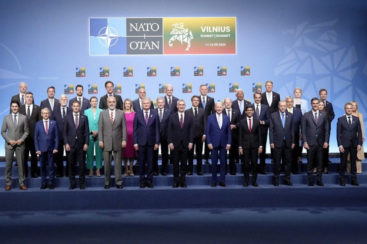 Lãnh đạo các nước thành viên NATO tại Hội nghị thượng đỉnh NATO vào ngày 11-7 tại Vilnius. Ảnh: AP