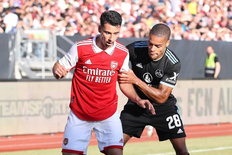 Arsenal từng đá giao hữu với Nurnberg vào mùa hè năm ngoái