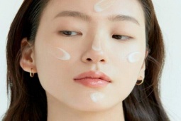 Làm đẹp - Phương pháp chăm sóc "bánh kẹp retinol" giúp da căng bóng