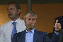 Thế giới - Tỷ phú Nga thách thức các lệnh trừng phạt của EU