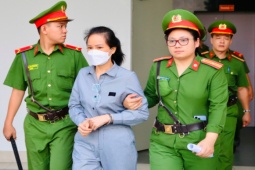 Tin tức trong ngày - Vụ án "chuyến bay giải cứu": Nữ cục trưởng bất ngờ thừa nhận tội trạng, tác động gia đình khắc phục 900 triệu đồng