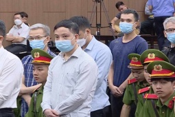 Tin tức trong ngày - Vụ "chuyến bay giải cứu": Cựu thư ký Thứ trưởng Bộ Y tế dùng tài khoản của mẹ vợ để nhận tiền hối lộ