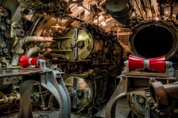 Media - Vì sao tàu ngầm phóng ngư lôi không bị nước tràn vào?