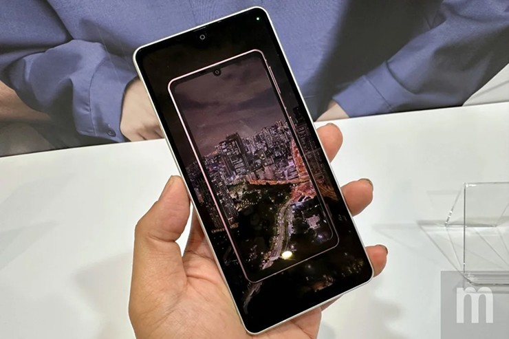 Sharp ra mắt smartphone màn hình cực mượt, giá ngon - 3