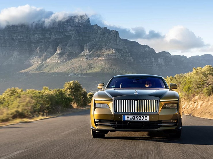 Rolls-Royce ra thông báo đến những khách hàng mua xe Spectre để kiếm lời - 2