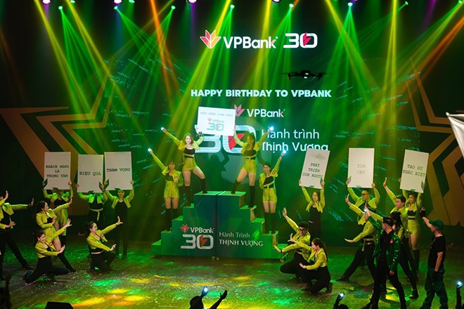 Khi banker xanh lá VPBank hóa thân thành nghệ sĩ: “Đẹp cả hình cả tiếng” - 10