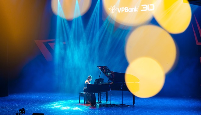 Khi banker xanh lá VPBank hóa thân thành nghệ sĩ: “Đẹp cả hình cả tiếng” - 7