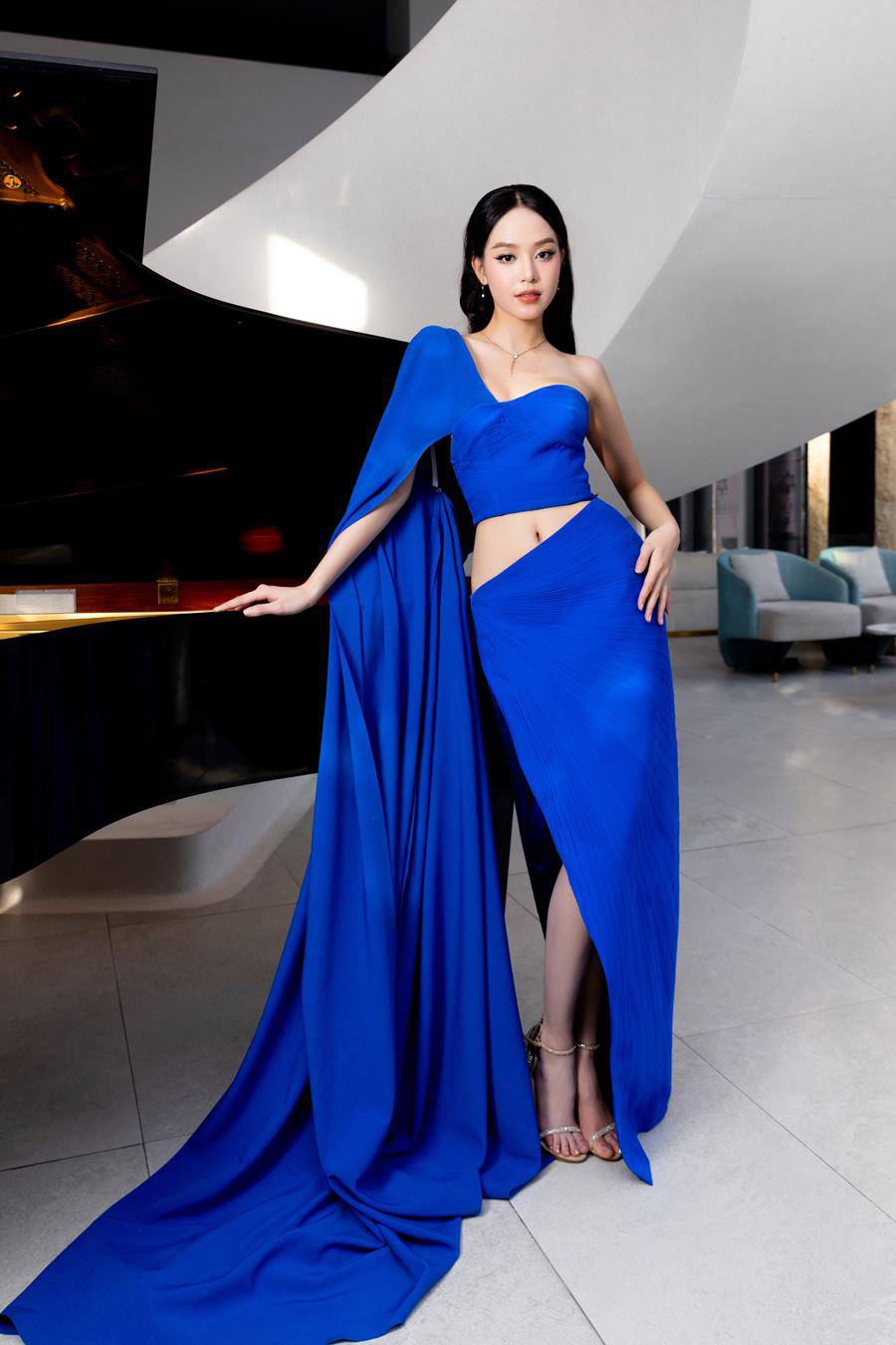 Hoa hậu Thanh Thủy ngày càng nhuận sắc, thời trang thảm đỏ gây mê - 3