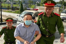 Tin tức trong ngày - Vụ "Chuyến bay giải cứu": "35,5 năm trong sạch, còn 6 tháng nghỉ hưu thì vấy bẩn"