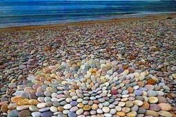 Pháp luật - Nghi bãi đá 7 màu ở Bình Thuận bị trộm với số lượng lớn