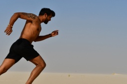 Đàn ông - Cách phái mạnh duy trì thói quen tập luyện trong mùa hè nhiều kỳ nghỉ