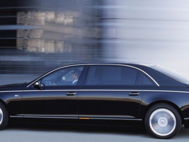 Kinh doanh - Lạ lùng siêu xe xuất ngoại 5 năm để ''bảo dưỡng''