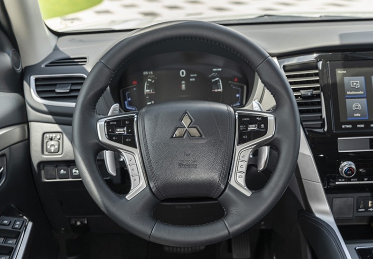 Giá xe Mitsubishi Pajero Sport tháng 7/2023, hỗ trợ 100% phí trước bạ - 10