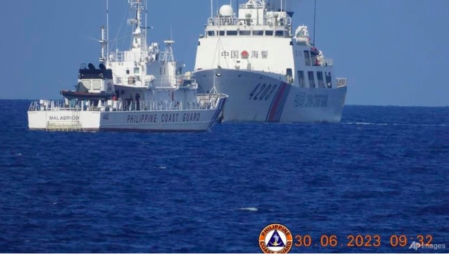 Mỹ kêu gọi Trung Quốc dừng quấy rối các tàu trên Biển Đông - 1