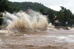 Diễn biến mới của áp thấp nhiệt đới sắp mạnh thành bão trên Biển Đông