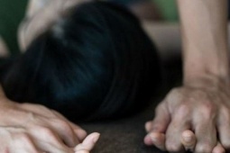 Pháp luật - Thuê người đến phục vụ ma túy rồi hiếp dâm, quay clip