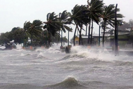 Bão số 1 đang cách Quảng Ninh khoảng 450km, nhiều tỉnh đã cấm biển