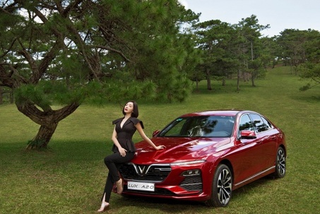 Giá xe VinFast Lux A2.0 lăn bánh tháng 7/2023, giảm 50% LPTB