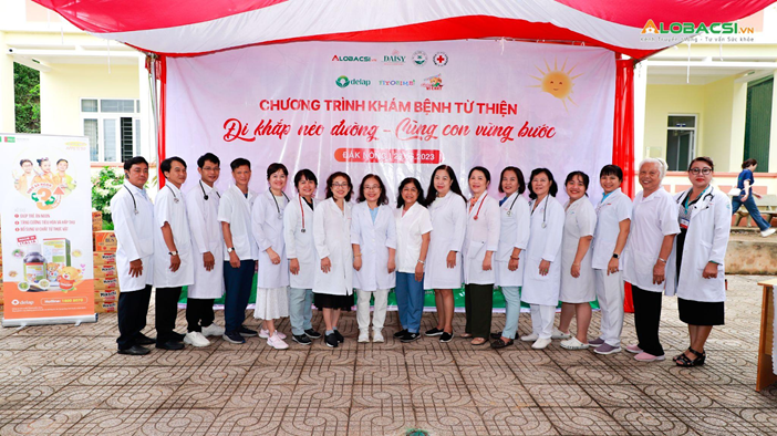 Mỗi một chương trình Fitobimbi đưa hàng chục bác sĩ đầu ngành về nhi khoa và dinh dưỡng về thăm khám cho các bé