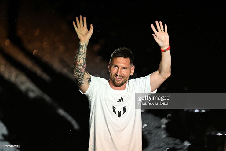 Messi made his grand debut at Inter Miami, fans filled the stadium with rain - 8