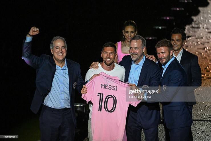 Messi made his grand debut at Inter Miami, fans filled the stadium with rain - 10